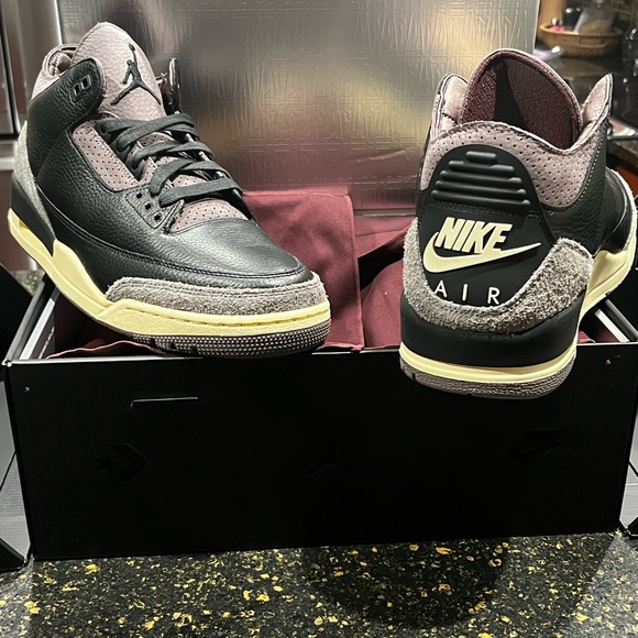 Air Jordan 3 Retro OG S New in Box never worn or tried on. - Picture 7 of 12